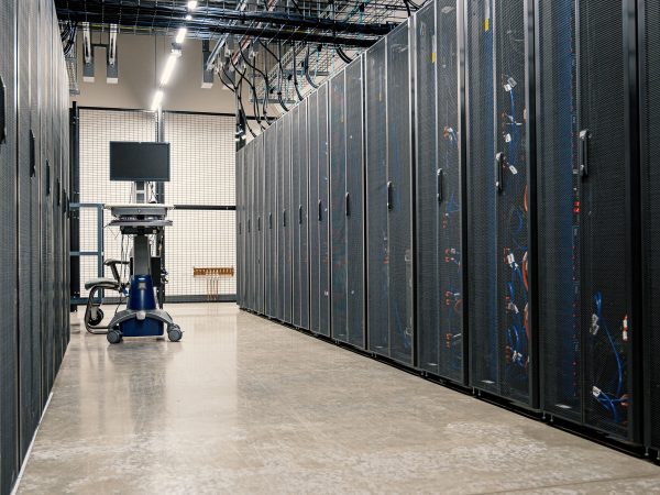 曙光8000投用：10万卡AI超集群，跟你有啥关系？