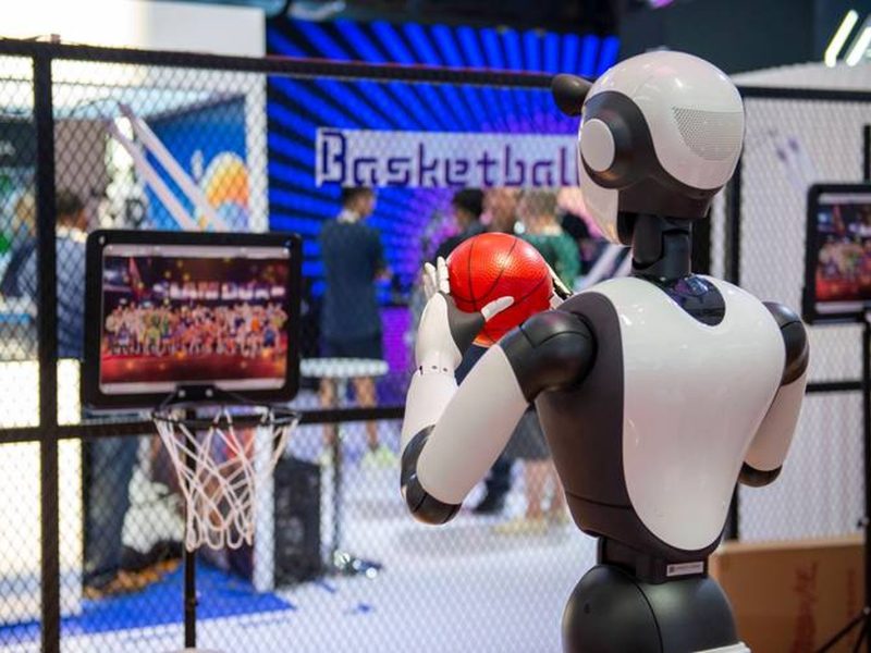 AI终于从屏幕里走出来了