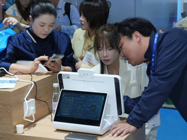 AI要替你掏钱了：商业世界，进来一批“新人口”