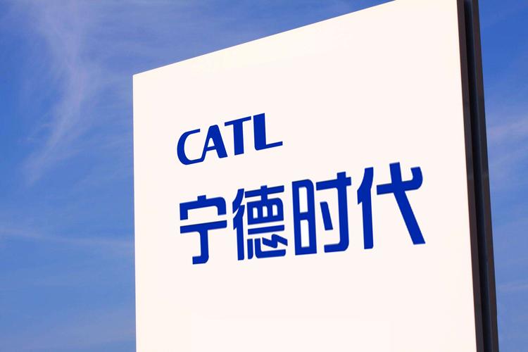 电池大王砸出106亿，全投给了AI和机器人：宁德时代在赌什么？