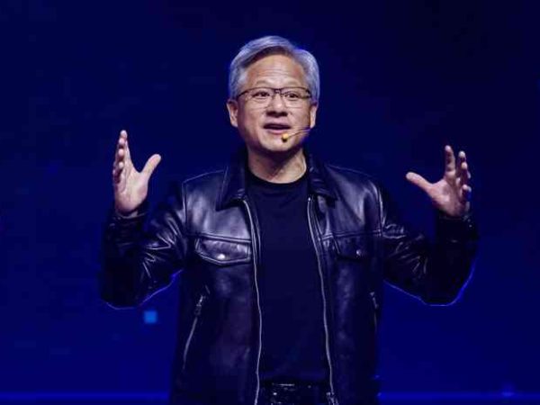 AI越会写代码，网络就越危险？黄仁勋一句话，点破了下一个风口