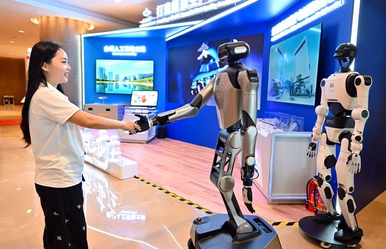 微软给AI立了条规矩：人比AI更重要，就这五个字