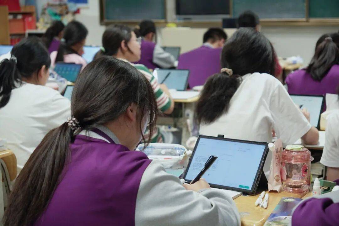 纽约市禁止低龄学生使用生成式AI